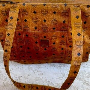 Beautiful vintage from Munich MCM large tote 1800 retail